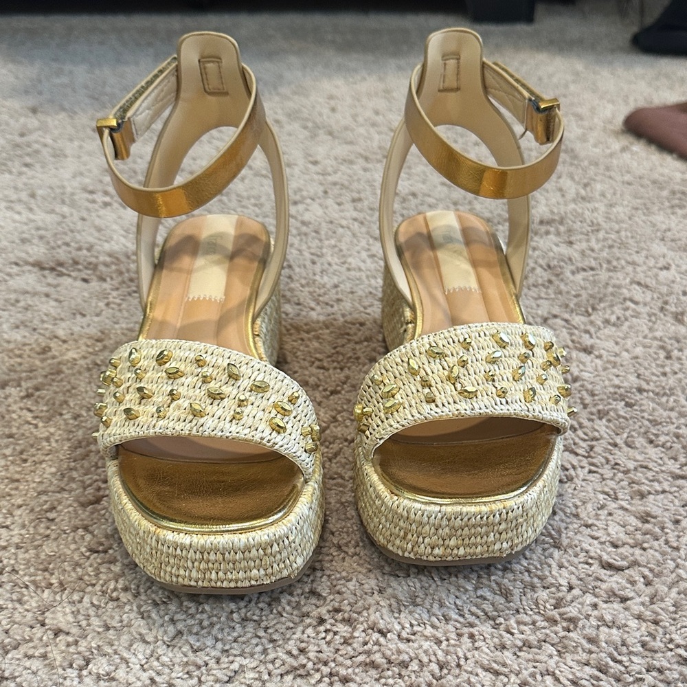 NWOT Franco Sarto Terry Platform Gold Raffia
